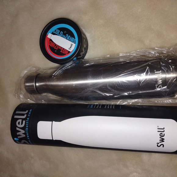 New S'well Stainless Steel Silver Insulated Water Bottle With Box - Picture 7 of 11
